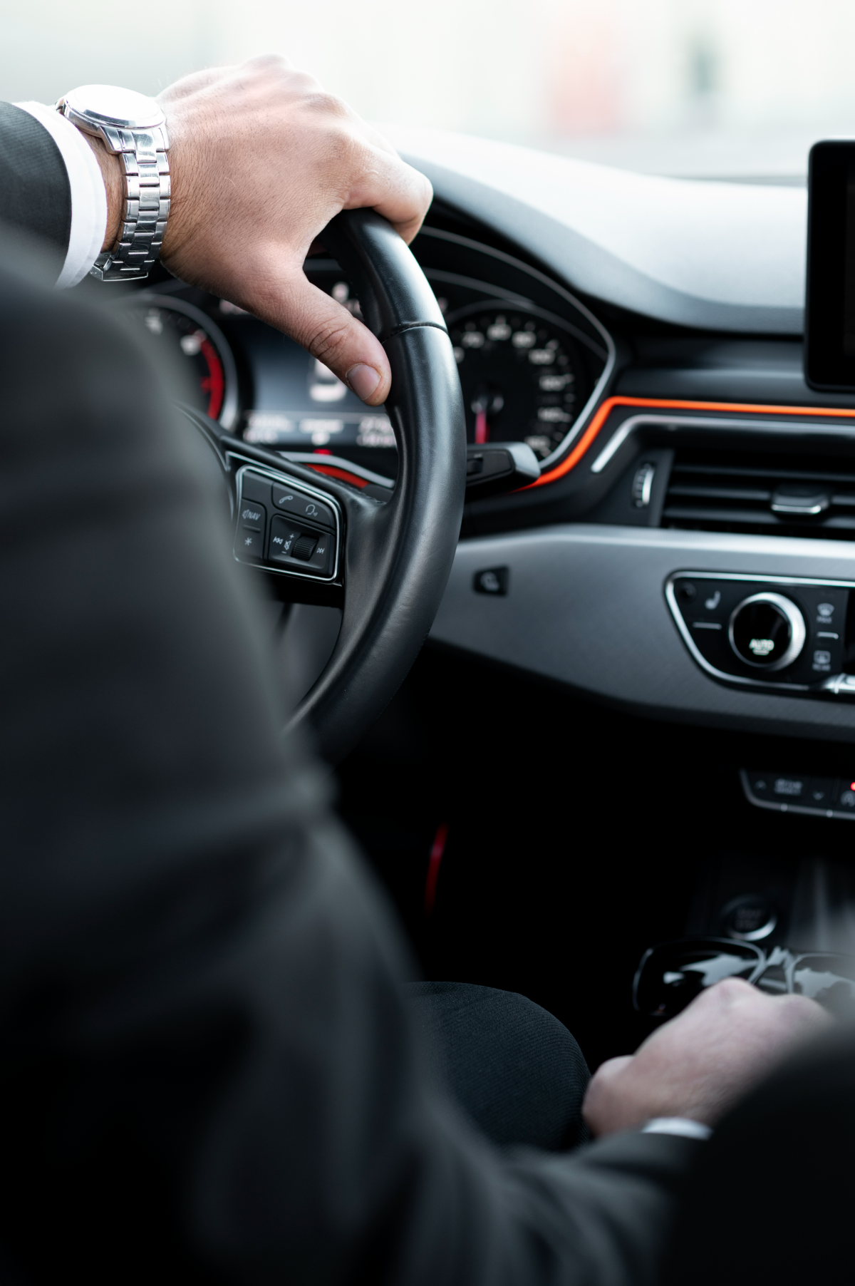 Chauffeur privé au volant